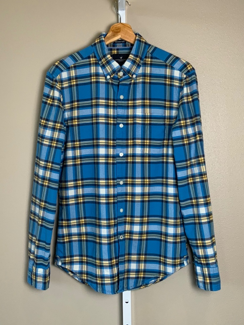American Eagle Outfitters Seriously Soft Plaid Button Down Oxford Shirt